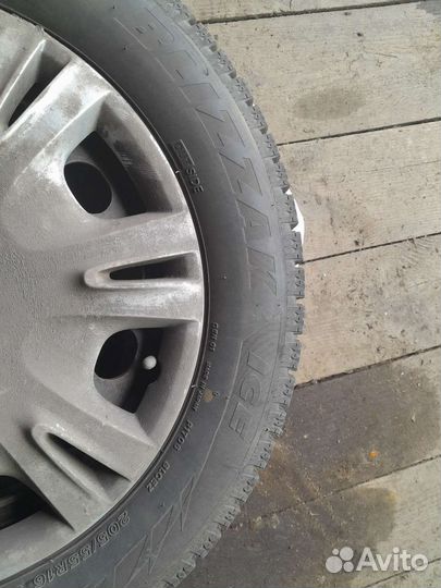 Bridgestone Blizzak Ice 205/55 R16