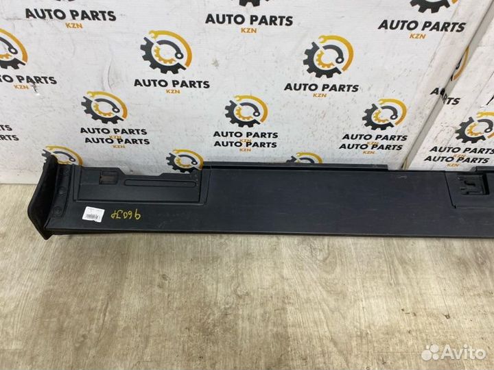 Молдинг порога левый Mazda Cx-30