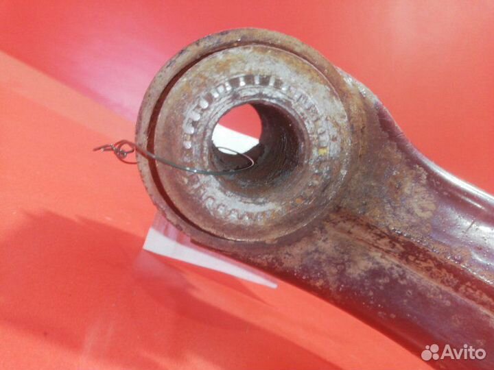 Рычаг подвески нижний передний правый Toyota Land