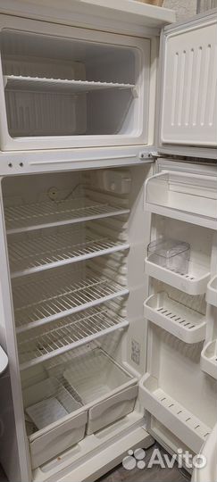 Холодильник бу Stinol