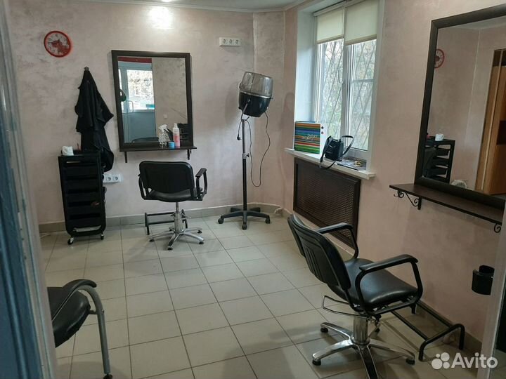 Аренда парикмахерского кресла и кушетку для космет