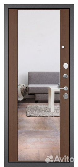 Дверь в квартиру с зеркалом