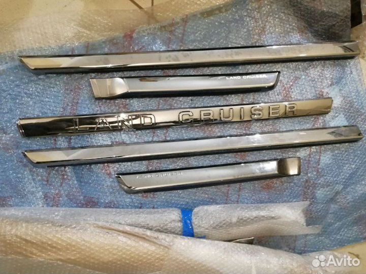 Комплект хрома Toyota Land Cruiser 200