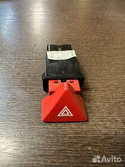 Кнопка аварийной сигнализации Kia Picanto 1 G4HE