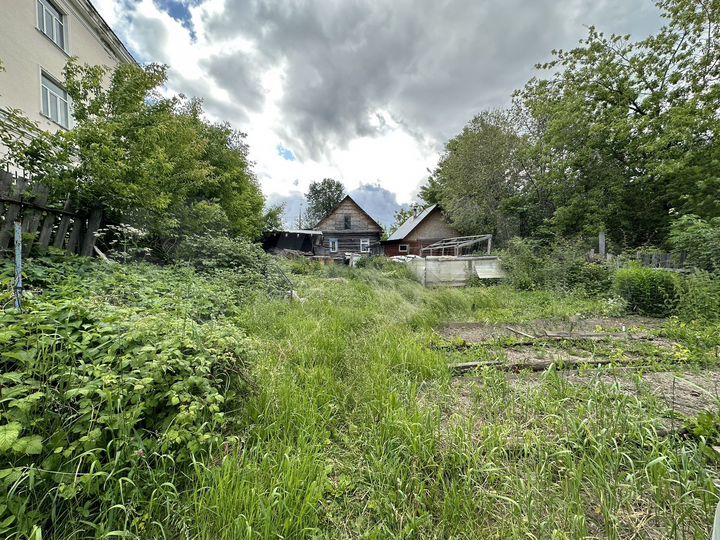 Дом 29,5 м² на участке 8,2 сот.