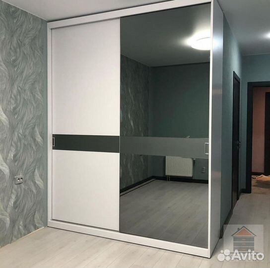 Шкаф купе с зеркалом