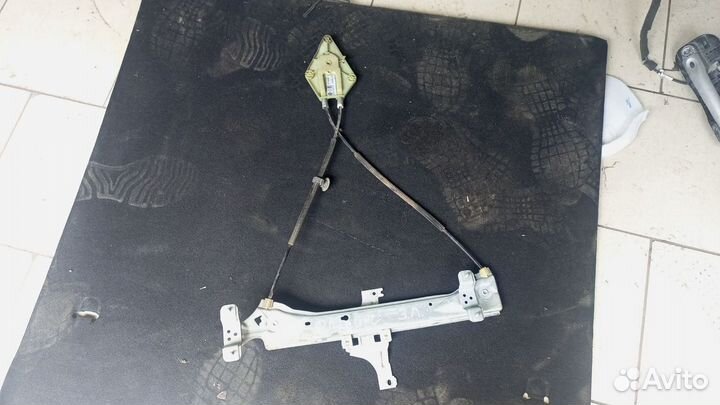 Стеклоподъемник задний Renault fluence