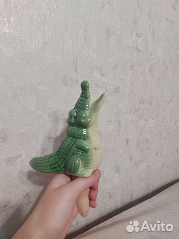 Украшение для комнатных цветов — крокодил