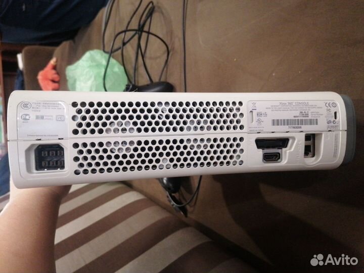 Продам приставку xbox 360
