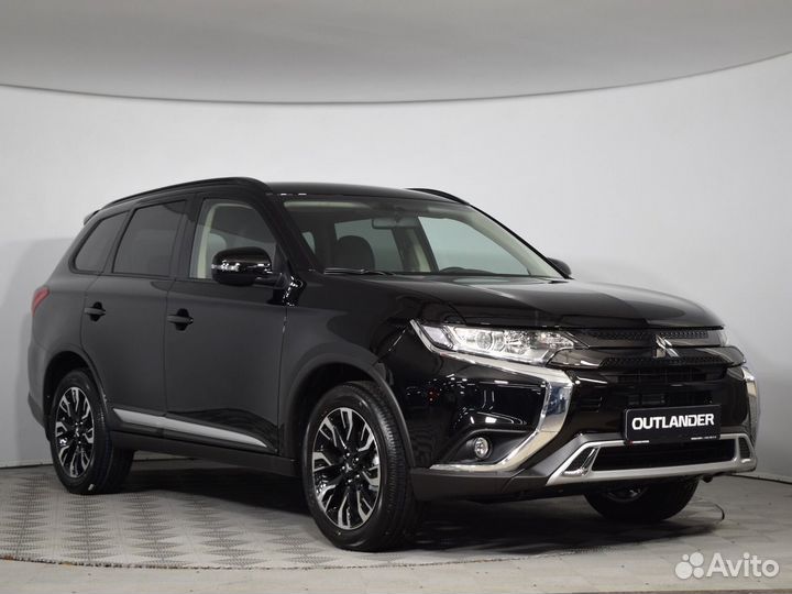Mitsubishi Outlander 2.0 CVT, 2022