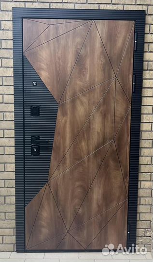 Дверь входная металлическая