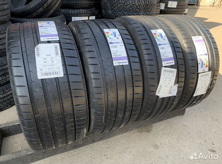 Michelin Pilot Sport 4 S 295/35 R21 и 265/40 R21