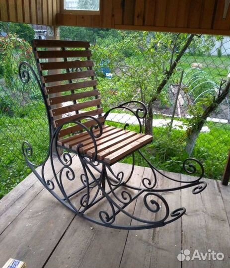 Кованное кресло-качалка