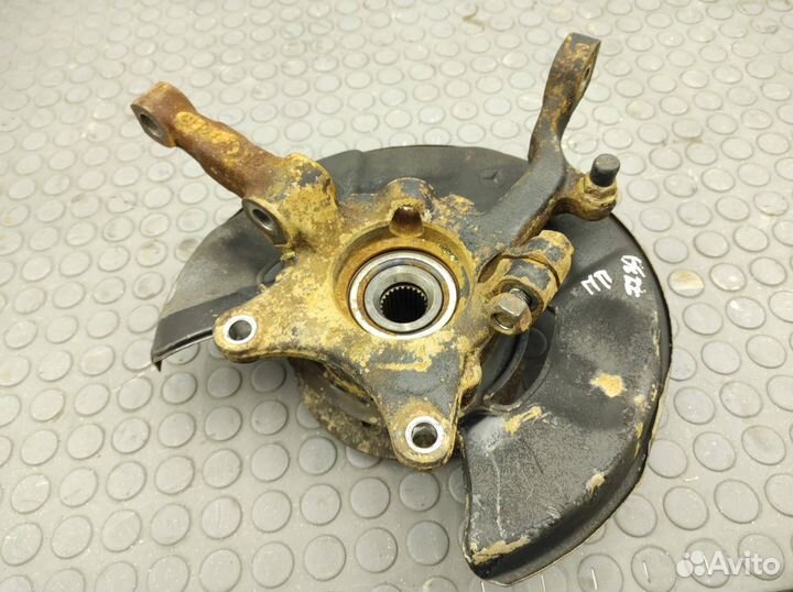 Кулак поворотный передний правый Mercedes-Benz