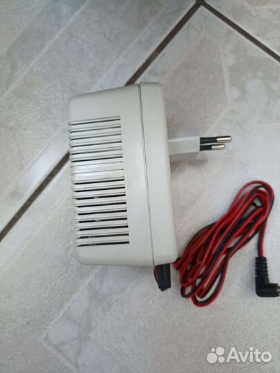 Зарядное устройство