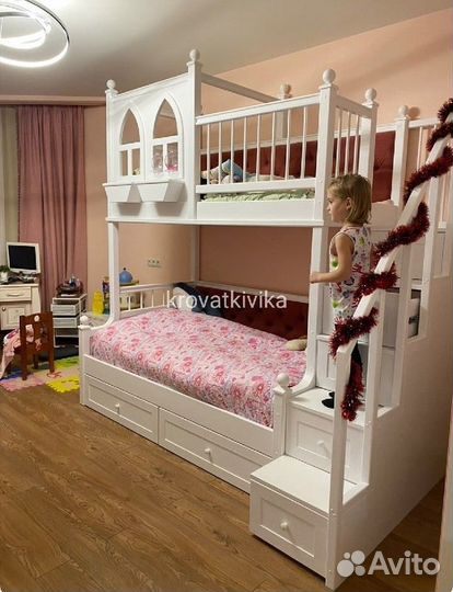 Двухъярусная детская кровать домик с каретной