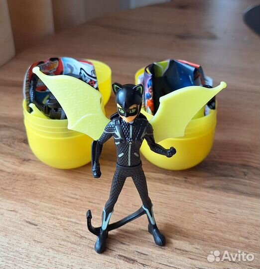 Игрушки из киндера макси леди баг