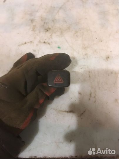 Кнопка аварийной сигнализации Chery Fora (A21)