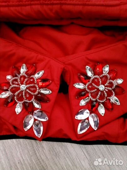 Украшаю пришивными стразами изделия