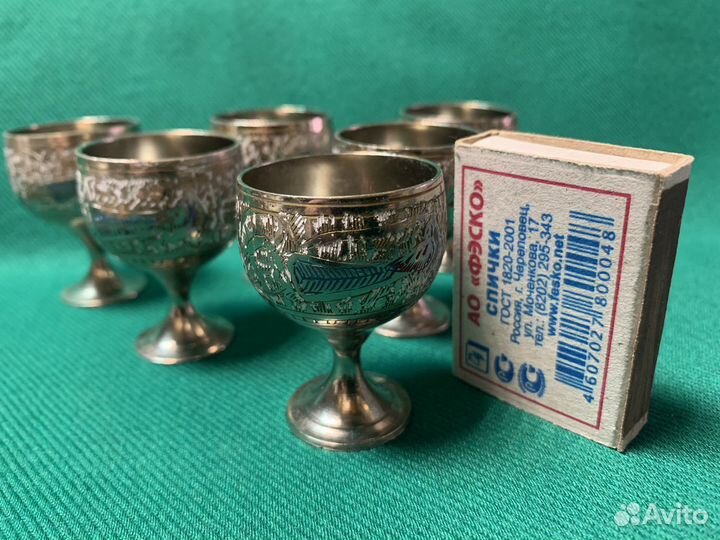 Коньячный набор рюмок на подносе