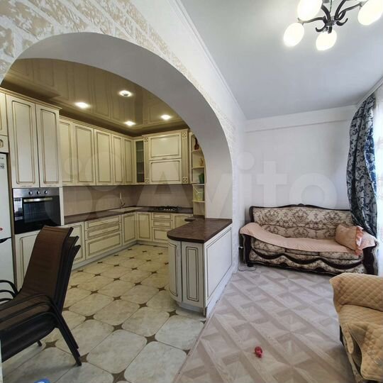 Дом 198,6 м² на участке 6,6 сот.