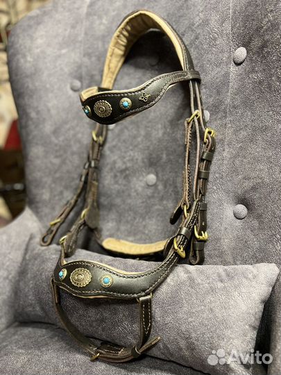 Оголовье для лошади (уздечка)