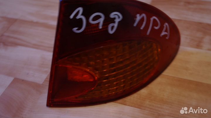 Фонарь задний Toyota Avensis