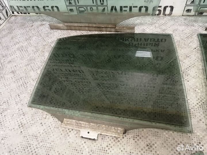 Стекло двери для Mercedes Benz W210