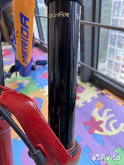 Вилка Rockshox lyrik 29