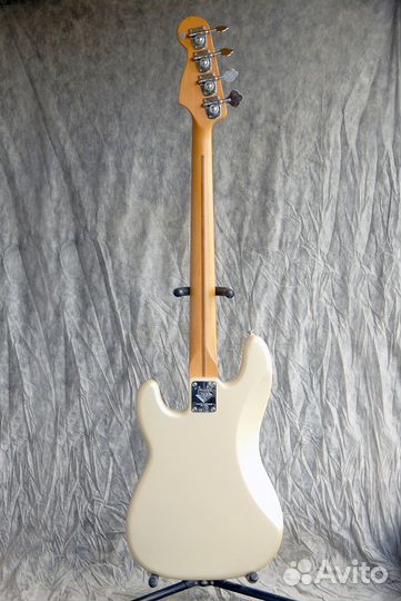 Fender Standard Precision Bass 2006 Mexico бас