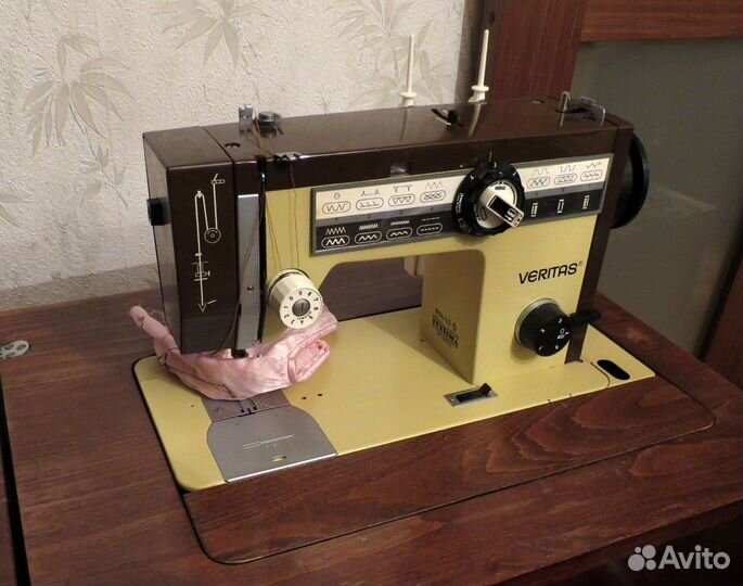 Швейная машина Veritas (Германия) с тумбочкой
