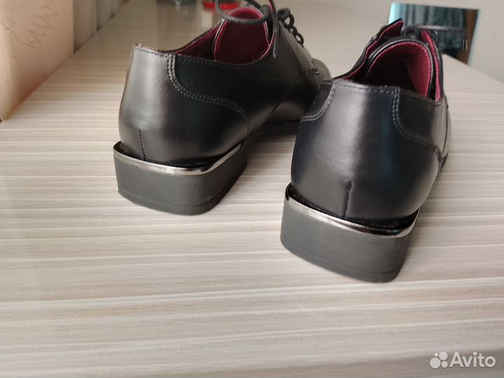 Полуботинки женские