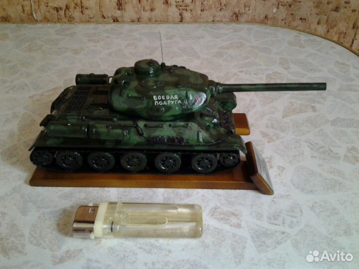 Коллекционная модель советского танка Т 34-85