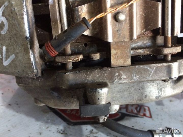 Суппорт тормозной передний левый Mercedes-Benz