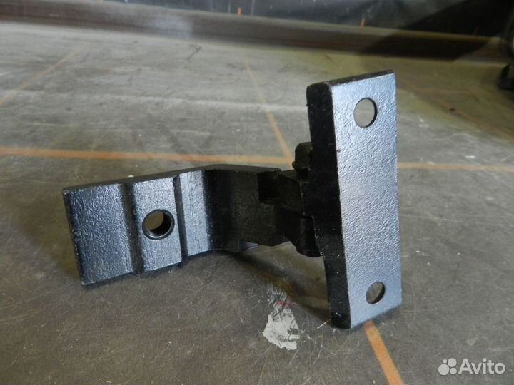 Петля двери задней левой нижняя - BMW X3 F25