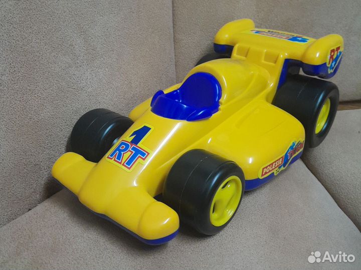 Гоночная машина игрушка