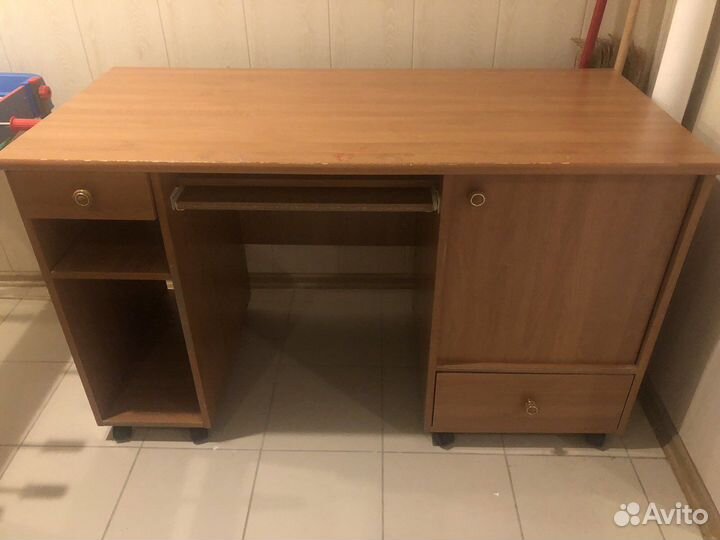 Стол письменный и для компьютера