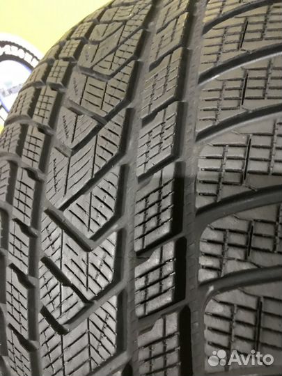 Pirelli Scorpion Winter 285/40 R22 110W