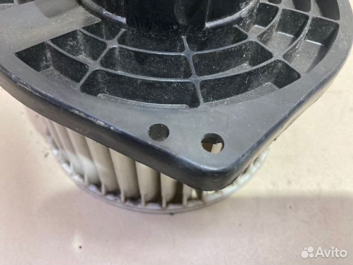 Моторчик отопителя Nissan Almera Classic B10