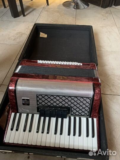 Аккордеон 20 белых клавиш 3/4