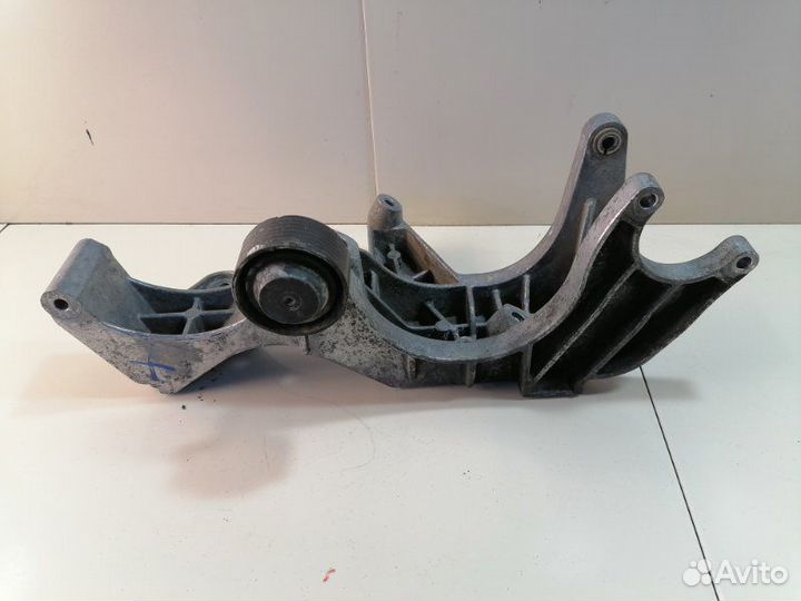 Крепление генератора Volkswagen Touareg 7L6 AXQ