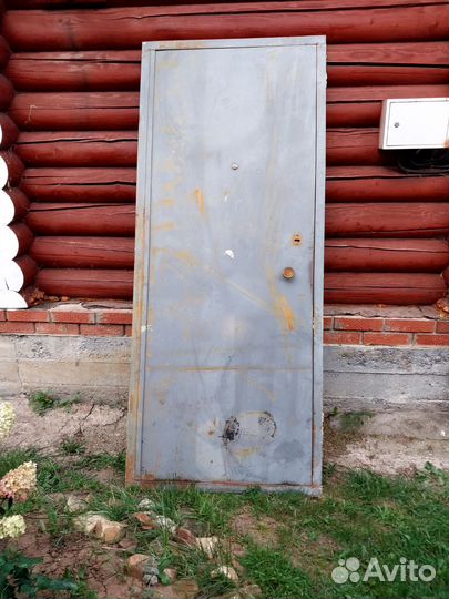Металлическая дверь бу