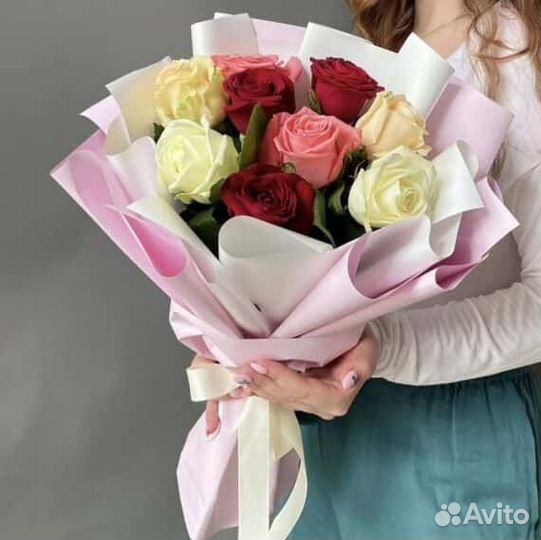 Букет разноцветных роз цветы и подарки на день рож