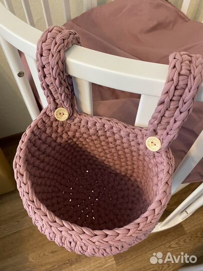 Корзина органайзер на детскую кроватку