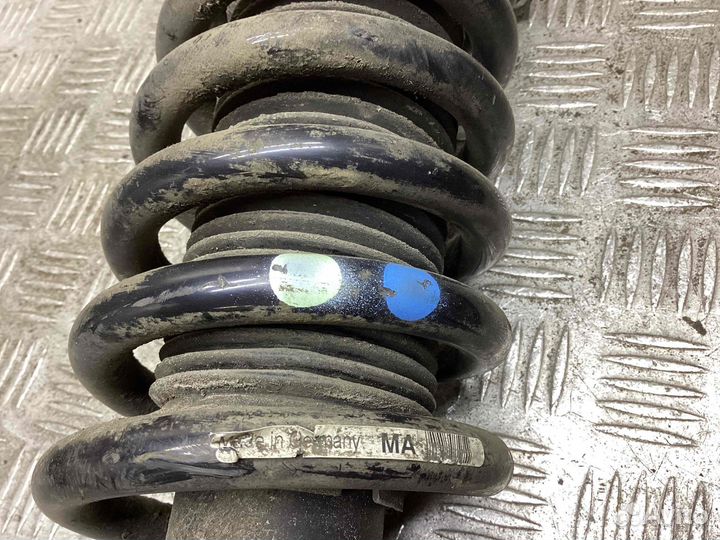 Амортизатор/стойка передняя правая Volkswagen Touareg