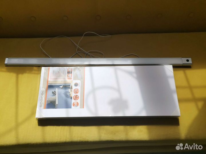 Полка и светильник