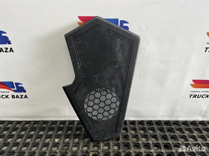 Решетка динамика правая Renault T