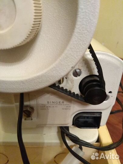 Швейная машина Zinger