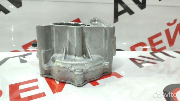 Вакуумный насос Audi Q5 8RB cdnc 01.07.2011