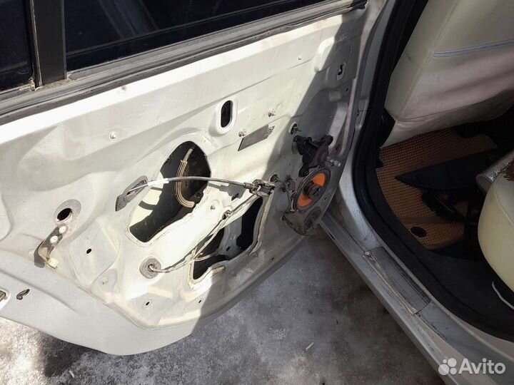 Рено флюнес задняя левая дверь